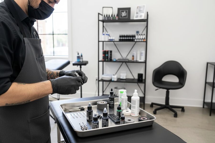 che cos’è un tatuatore