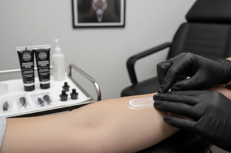come usare la crema prima del tatuaggio